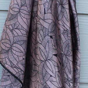 Wildrag - Scarf - 36x36" - Like NEW - Bronze Leaf Design
